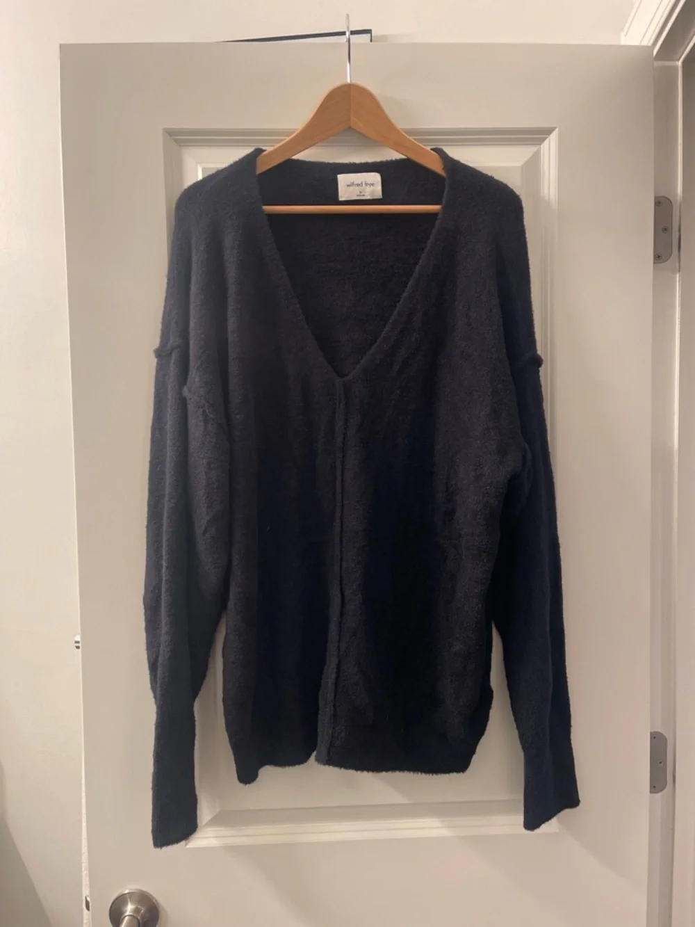 Wilfred by Aritzia Women's Black Boxy V-Neck Sweater - Cozy Knit